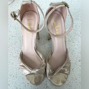 Lulus Gold heel size 9